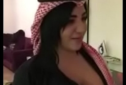 sexy arab girl Ø´Ø§Ù‡Ø¯ ÙƒÙŠÙ Ø³ÙˆÙ ØªØ®Ù„Ø¹ Ø«ÙŠØ§Ø¨Ù‡Ø§