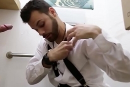 Amateur pawnee cums while cockriding for cash